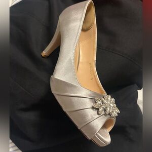 ERIJUNOR Peep Toe Silver Heels